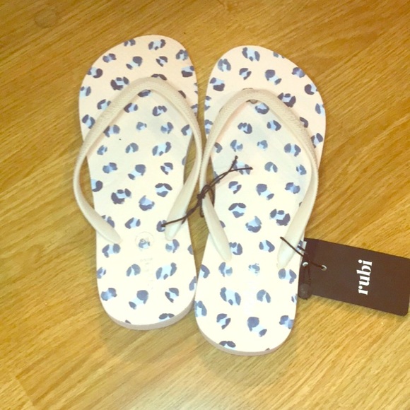 -- New Cotton On Cheetah print flip flops cream and purple 7 - Picture 1 of 6